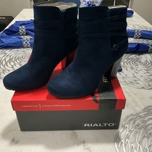 Rialto Women Shoes Ankle Boots Size 7 1/2 M Midnight Blue Zipper Suede Heels